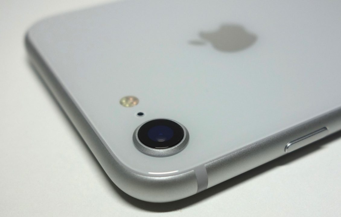 iPhone 8 買取 松江市】カメラに黒いシミが映るiPhone8買取ました  